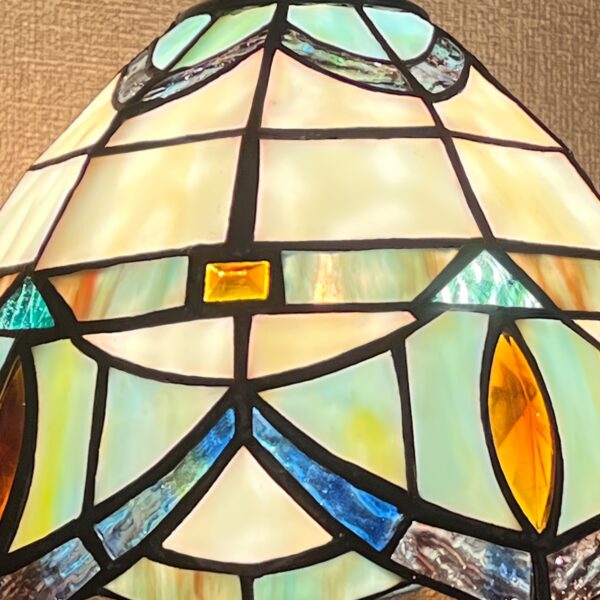 8" Stained Glass Table Lamp with Pagoda Shade